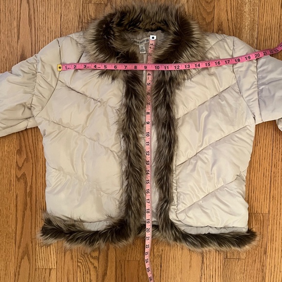 Chic Faux Fur Trimmed Cream Jacket - Picture 3 of 16